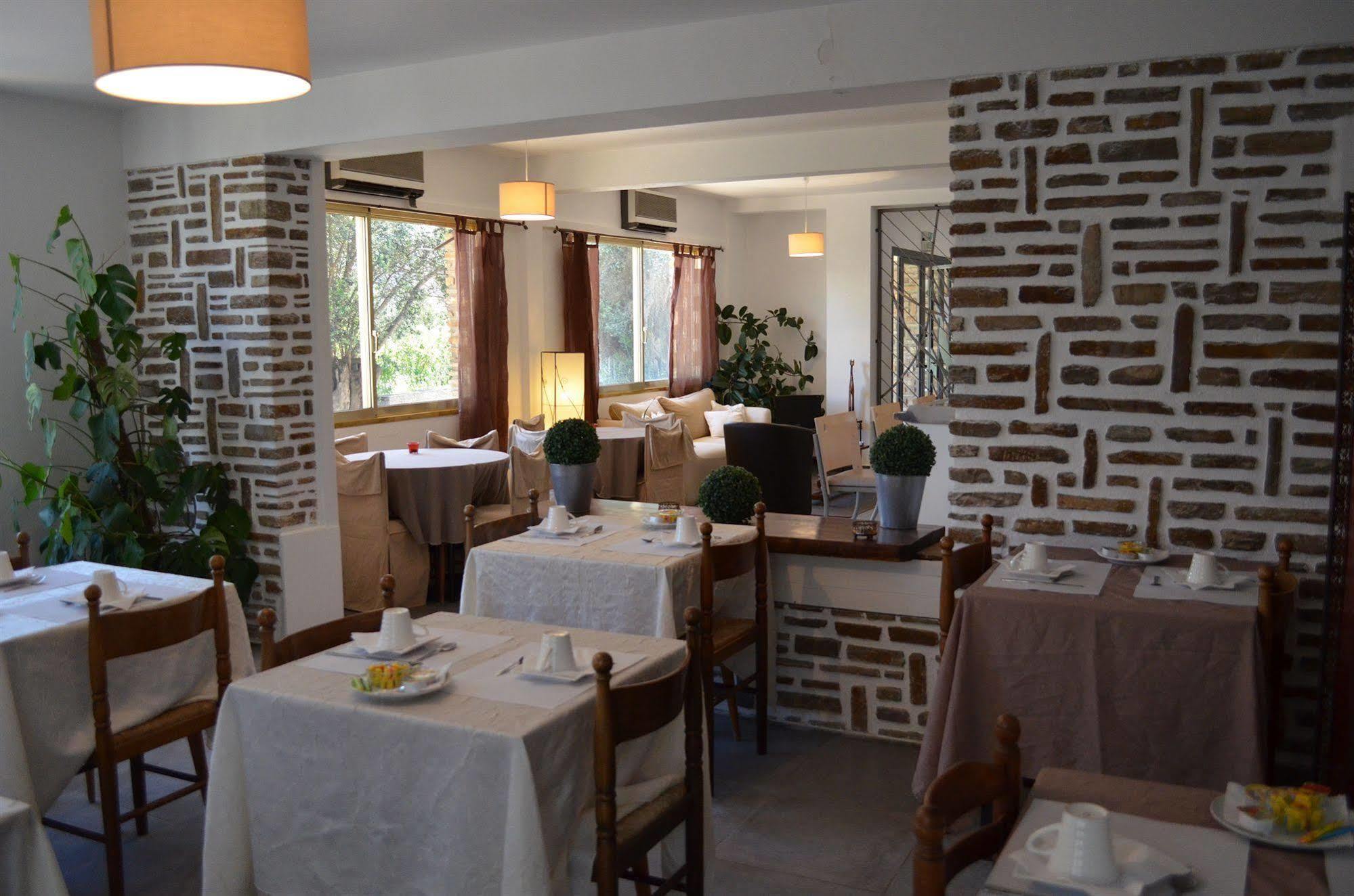 Hotel L'Aiglon Bylitis Porto-Vecchio  Exterior foto